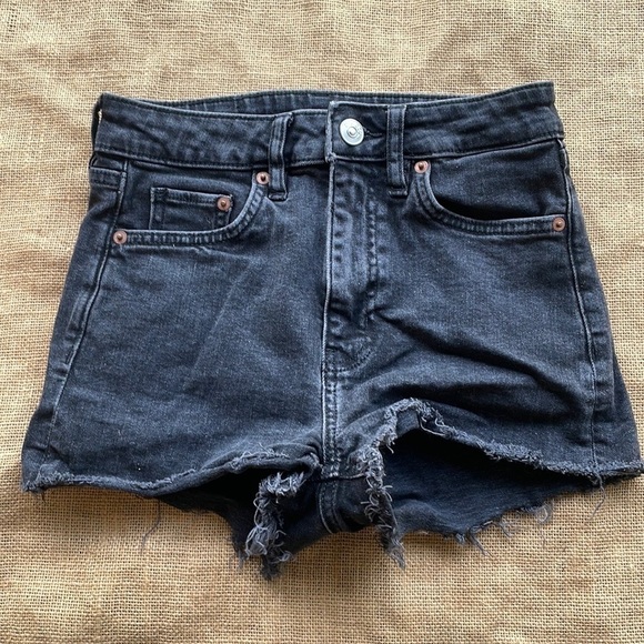 H & M Divided black high rise Denim distressed Size 4 - Picture 2 of 8